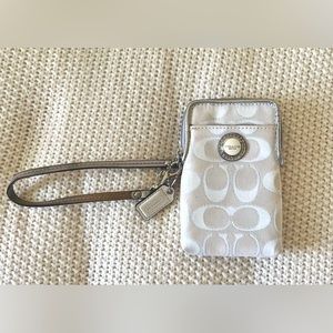 Coach | Poppy Signature Metallic Wristlet